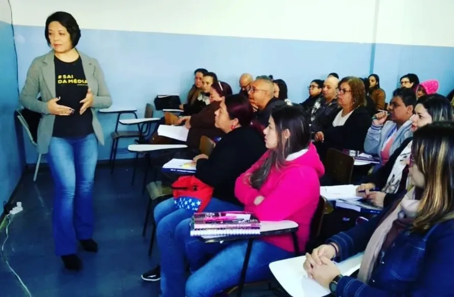 Shirlei Farani no cursinho Aprova Prô
